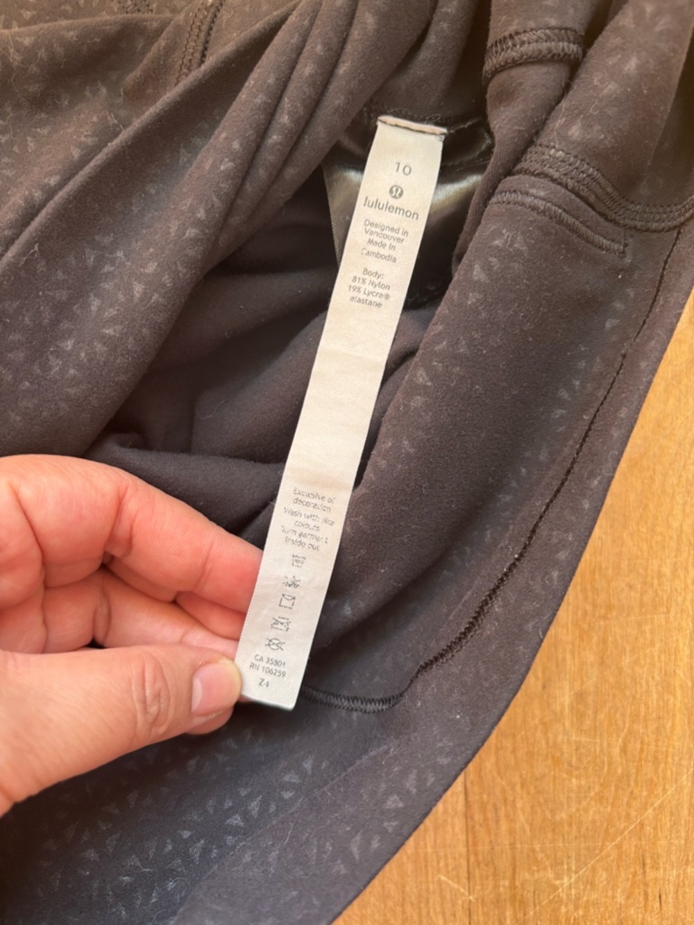 Lululemon High-Waist Black with Triangle Patterns Leggings - Picture 6 of 6